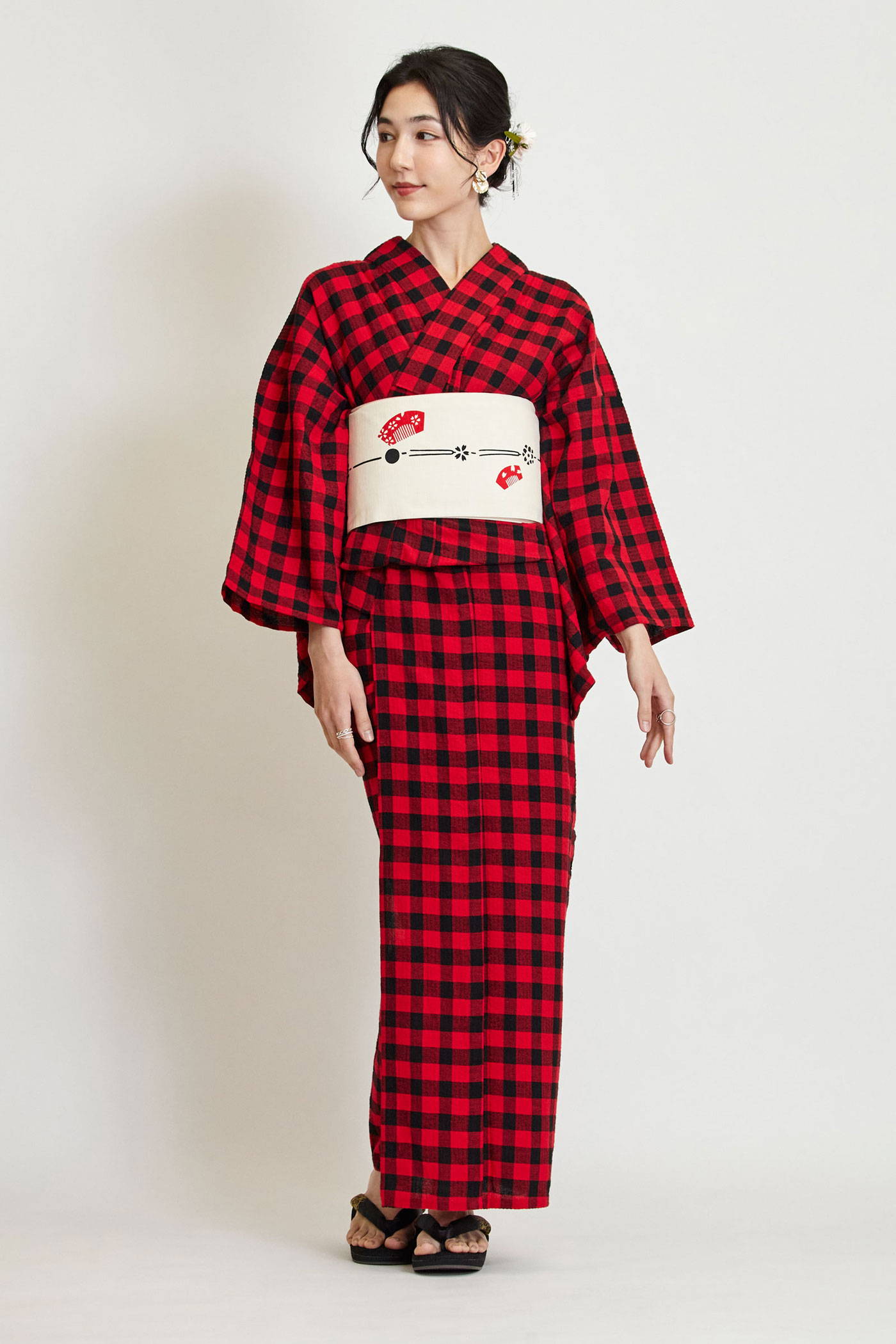 Yukata vs Kimono: the Difference? – Japan Objects Store