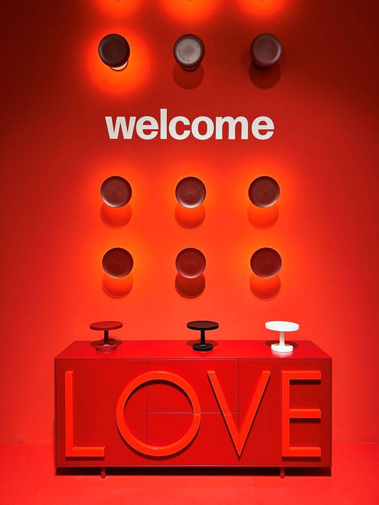 Welcome Table Lamp