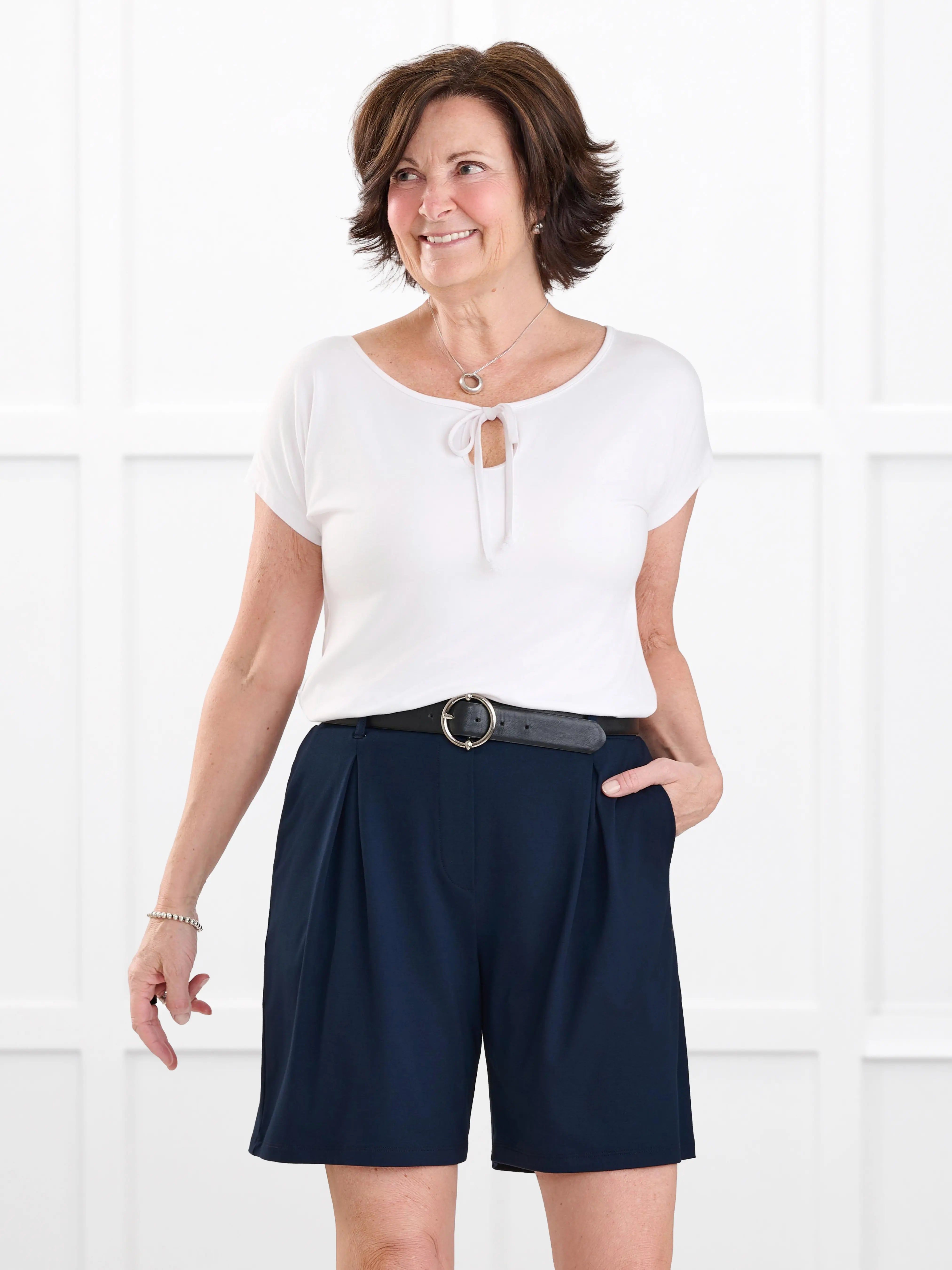 Josette reversible neckline keyhole dolman top for women in White on model Donna, size S Regular @Donna-S-regular #en:color_white,fr:couleur_white