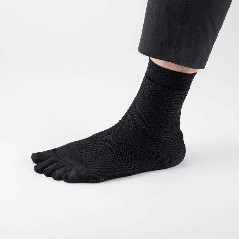 Finetrack ファイントラック スキンメッシュソックス 5本指レギュラー ブラック Unisex Yamap Store ヤマップストア