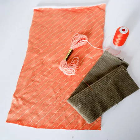 Material you need to make a fabric pumpkin: fabric and threads