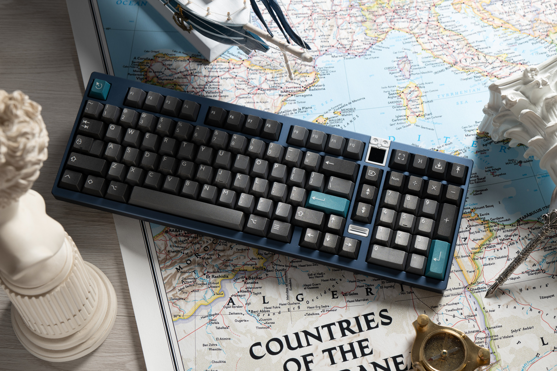 Athena 1800 fully assembled keyboard image