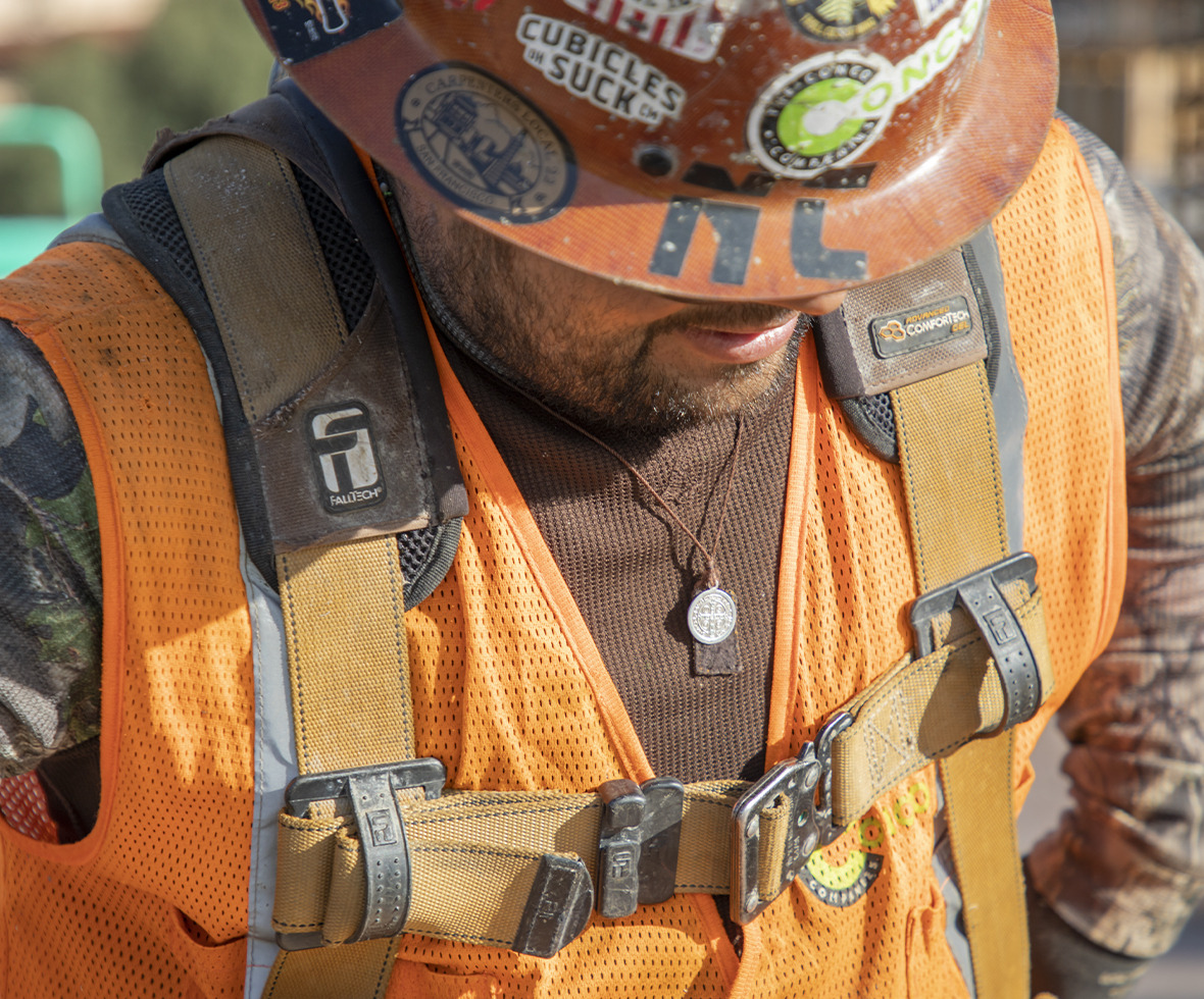 Construction worker wearing Advanced ComforTech Gel harness