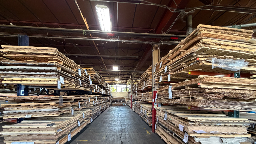 Oakwood Veneer Large Inventory of veneer flitches