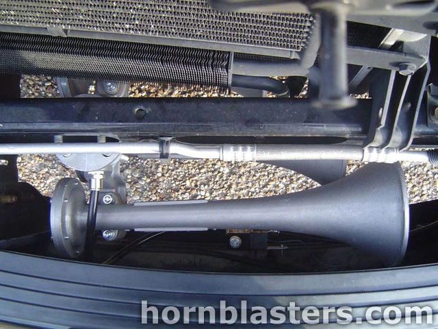 Wayne's Dodge Ram 1500 Train Horn Install