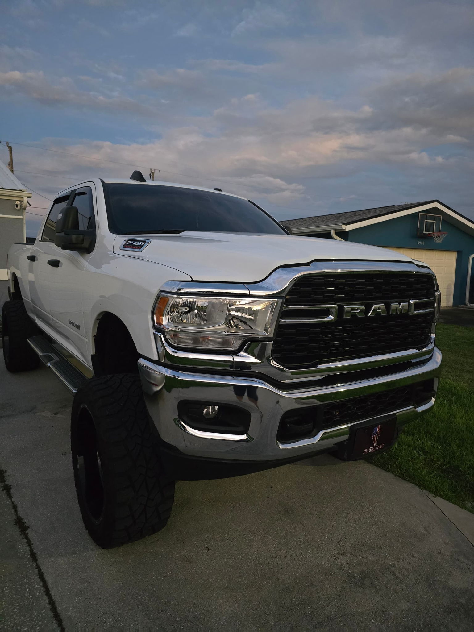 2024 RAM 2500 Bighorn with Conductor’s Special 228H Train Horn Kit installed