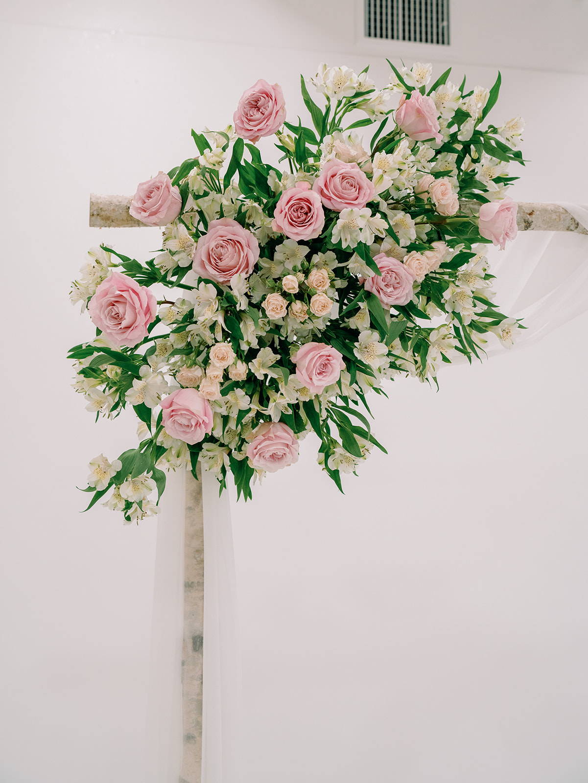 Small White Wedding Arch Flowers
