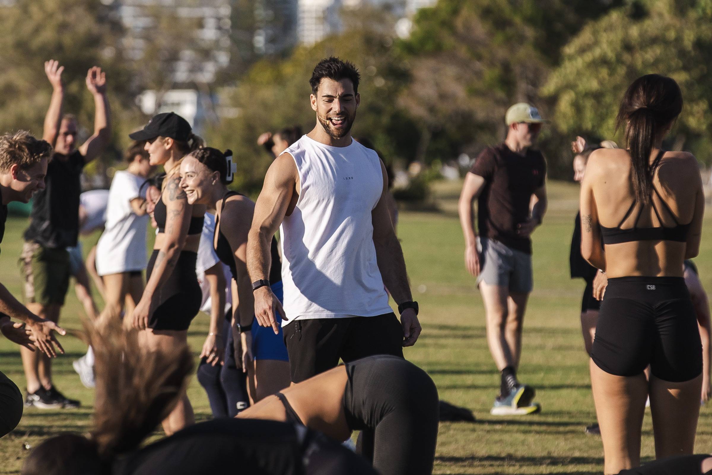 andrew pap coaching a workout in the park
