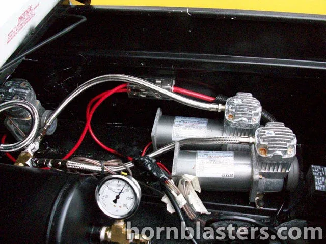 Close-up Shocker XL or Nathan AirChime K5 train horn trumpets and manifold on Bubba's 1978 K10 gallery photo 4