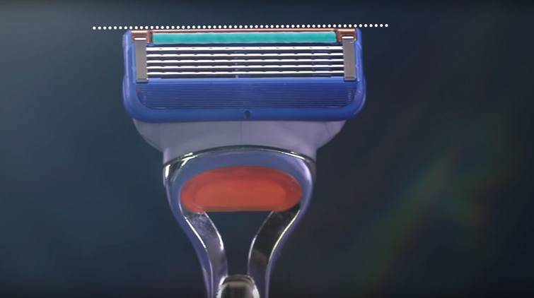 razor with trimmer blade