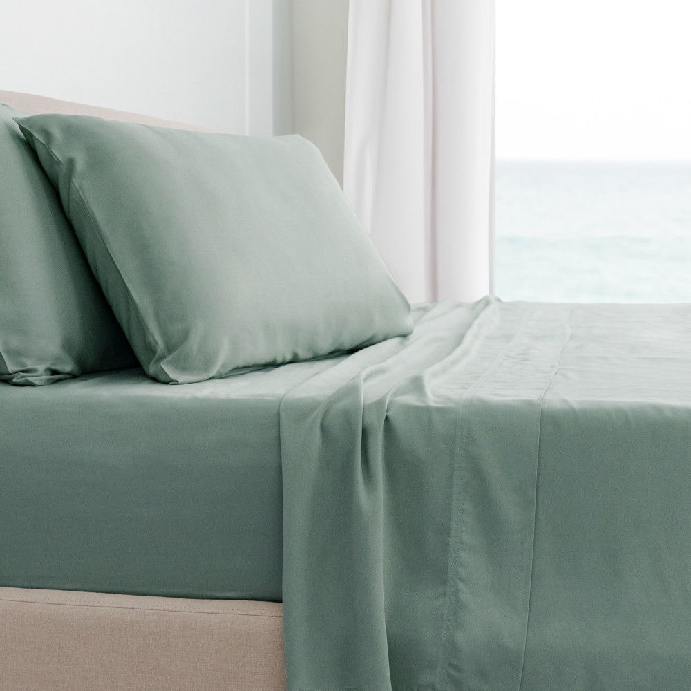 tahitian breeze classic sheets on a bed