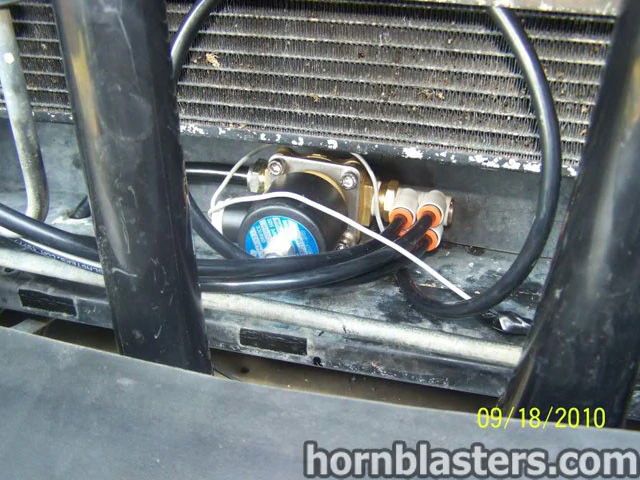 Nick's 2001 GMC Sierra 2500HD Train Horn Install