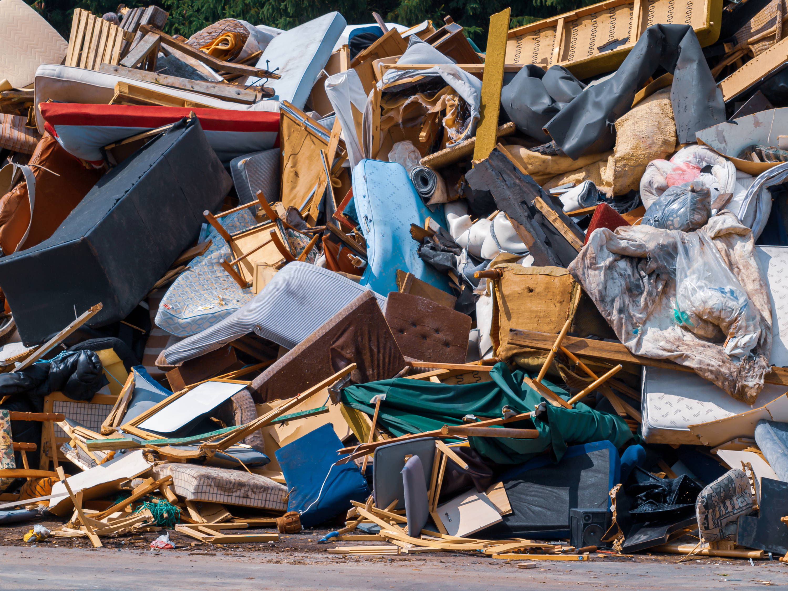 Furniture dumped in landfill and how Floyd creates eco-friendly furniture