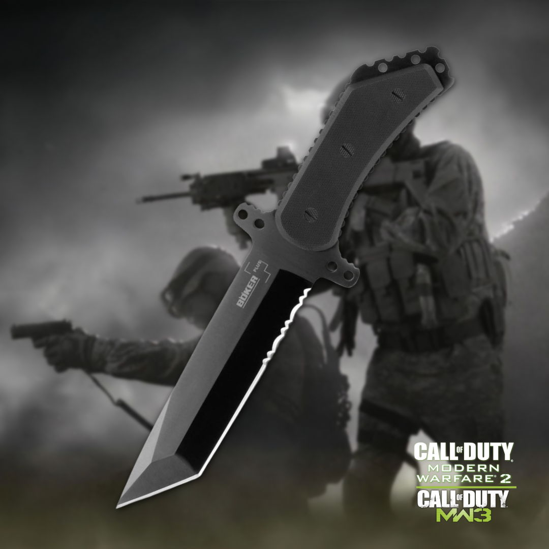Black tactical knife with soldiers in the background, featuring Call of Duty branding.