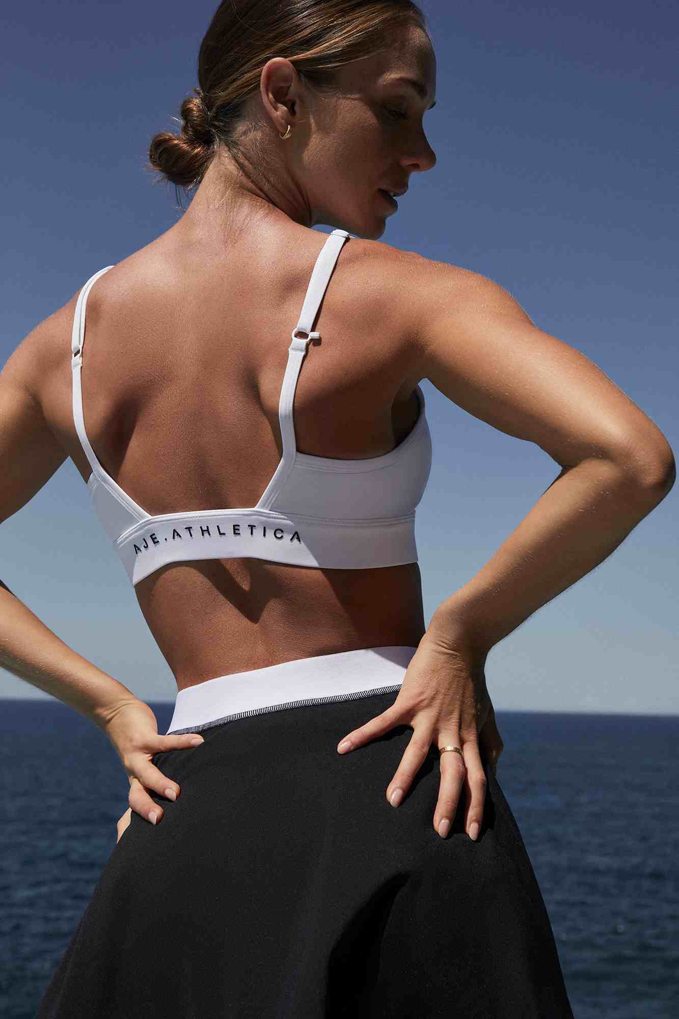 Pilates Clothes: A Pro On How To Choose The Best Activewear – AJE ATHLETICA  ROW