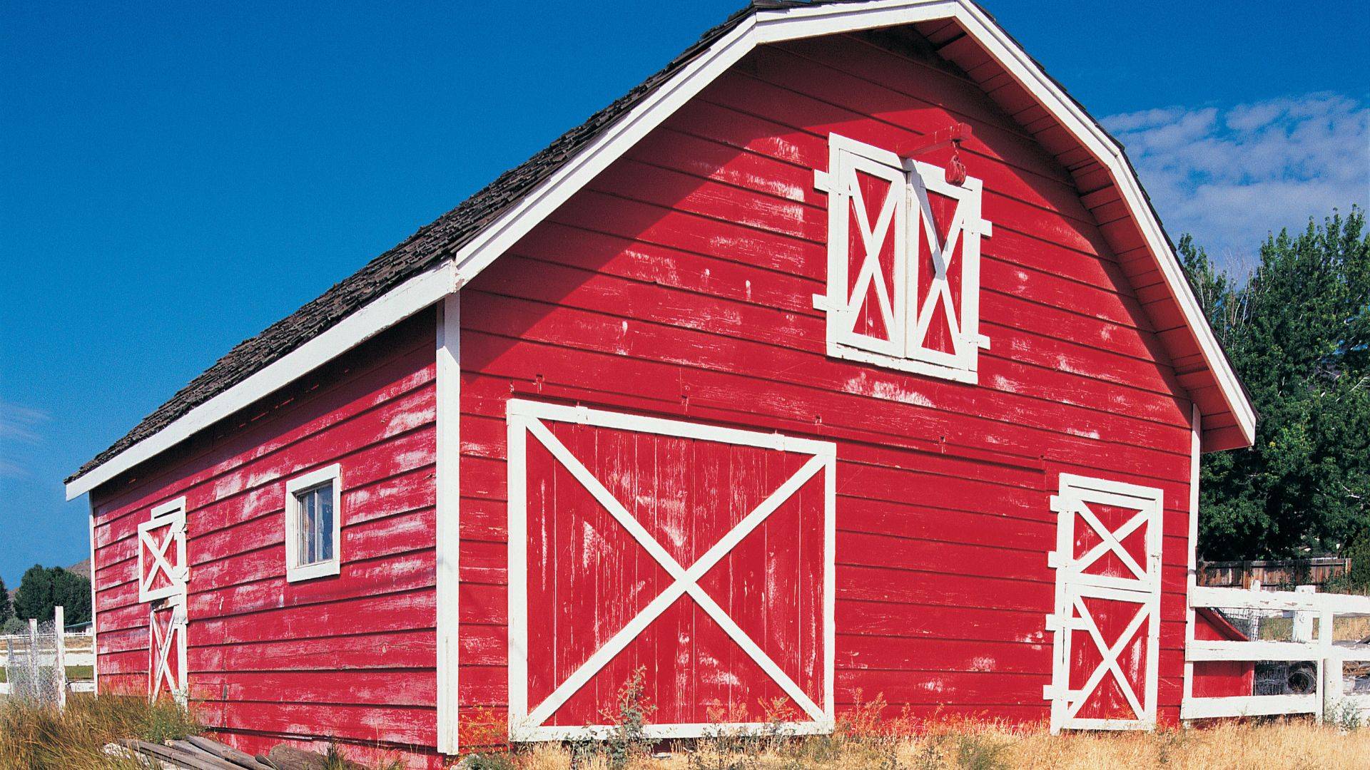 reclaimed wood red and white old barn