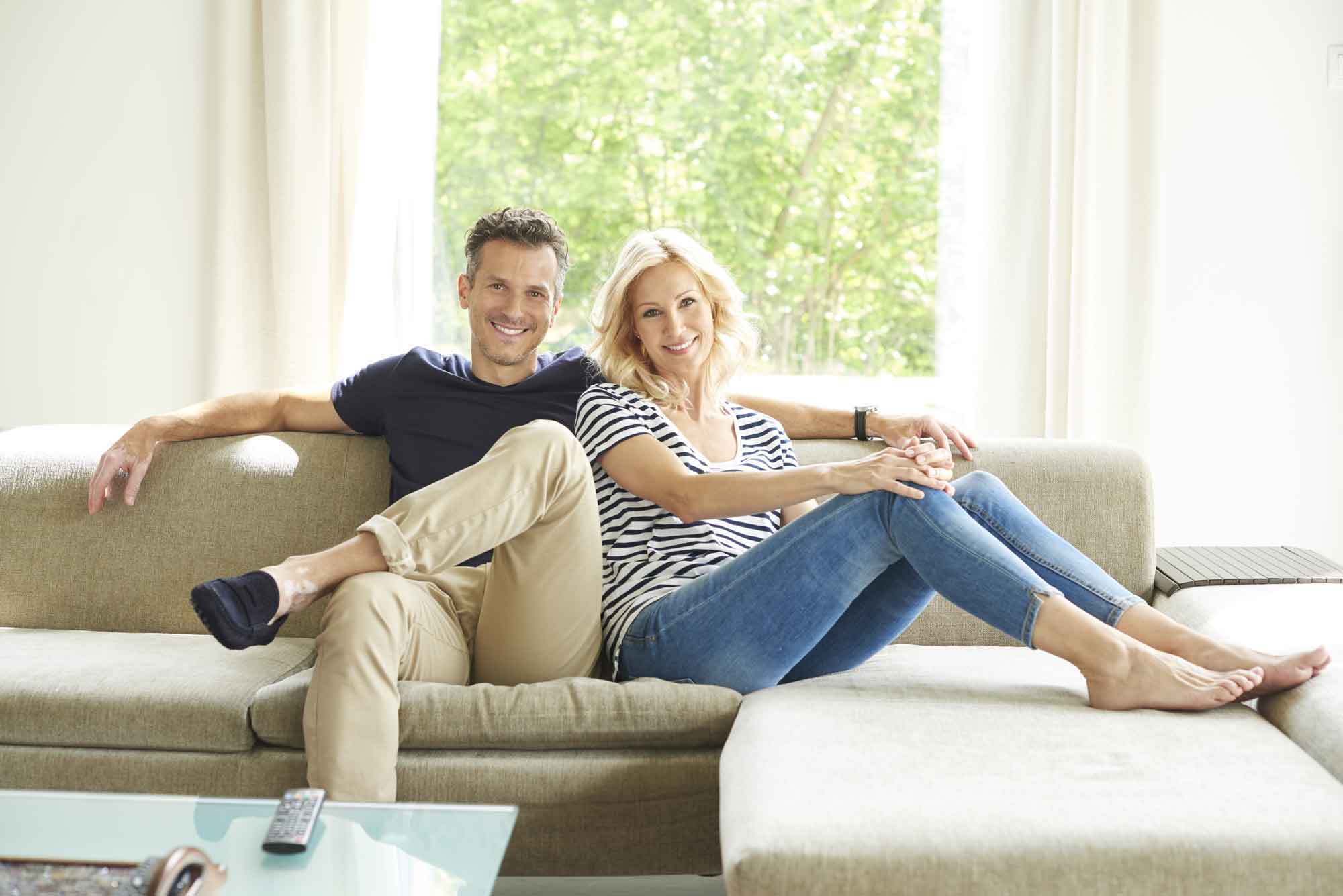 6 Steps to Designing a Custom Sofa for Your Living Room