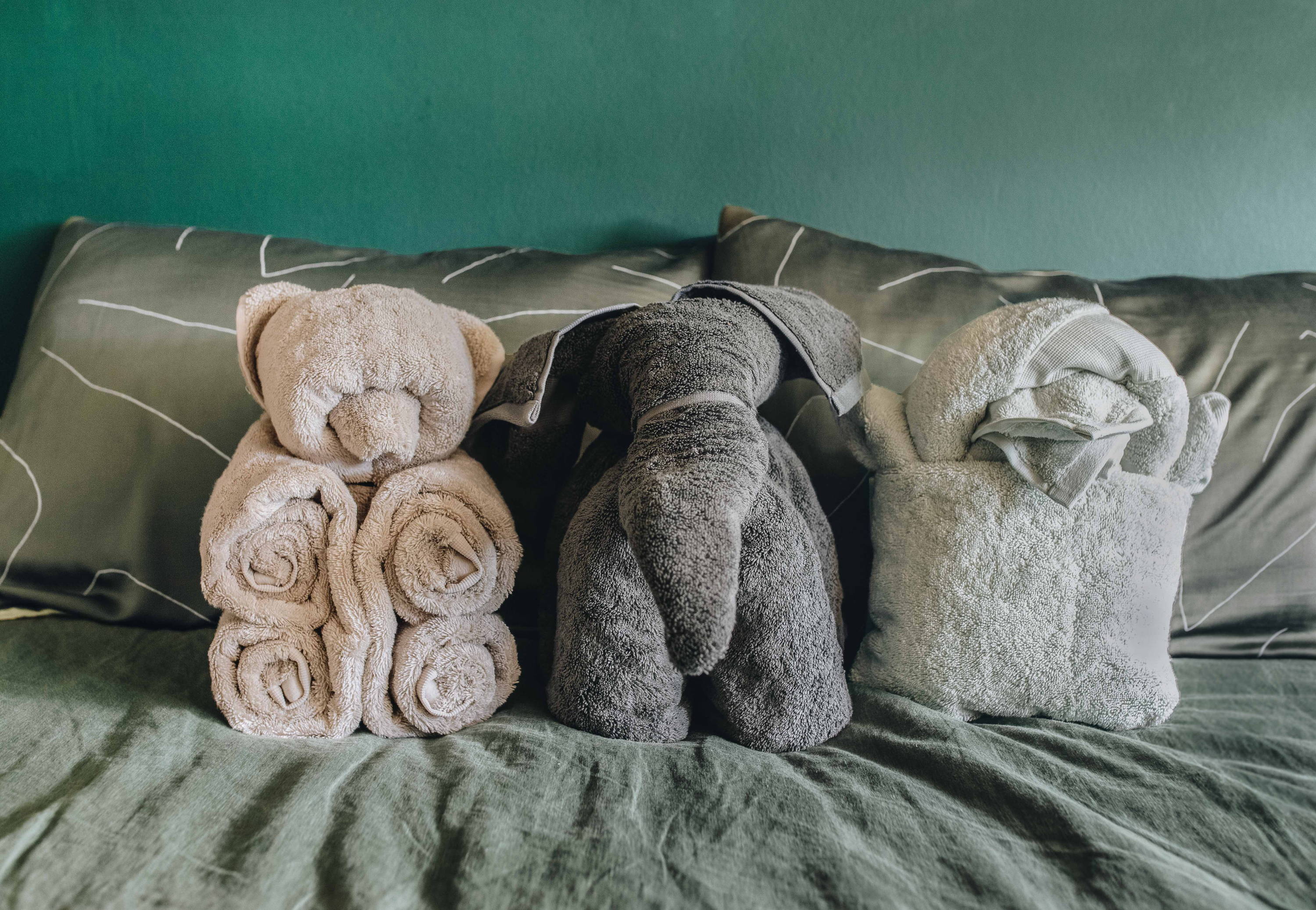 How to Fold a Towel Bear, Penguin, and Elephant – Sunday Bedding