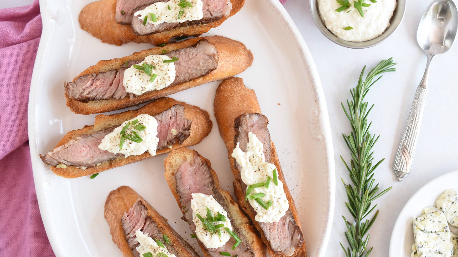 Ribeye Crostinis with Creamy Horseradish Sauce Texas Roadhouse