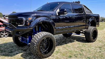 TIS 544GB Gloss Black Wheels on Ford Lifted Truck