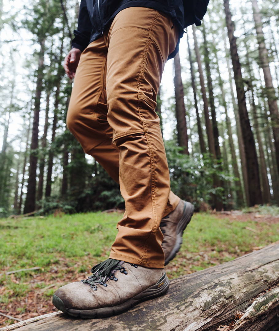 Hiking in the Edgevale Foothill Pant