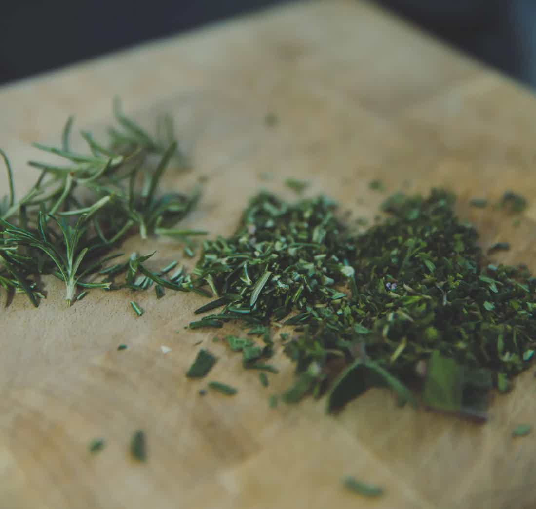 Green tea chopped leaves