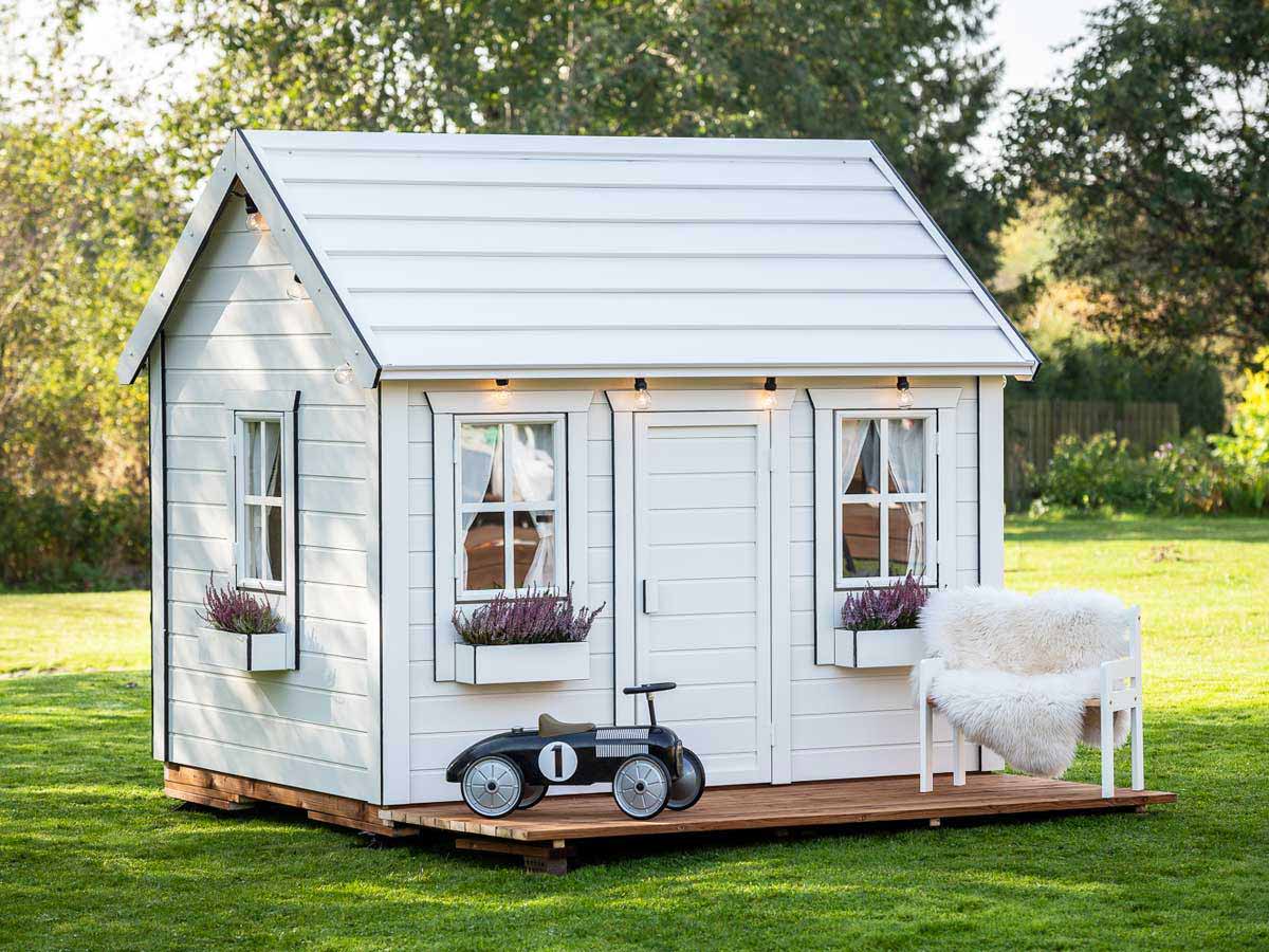 Modern White Playhouse Arctic Nario