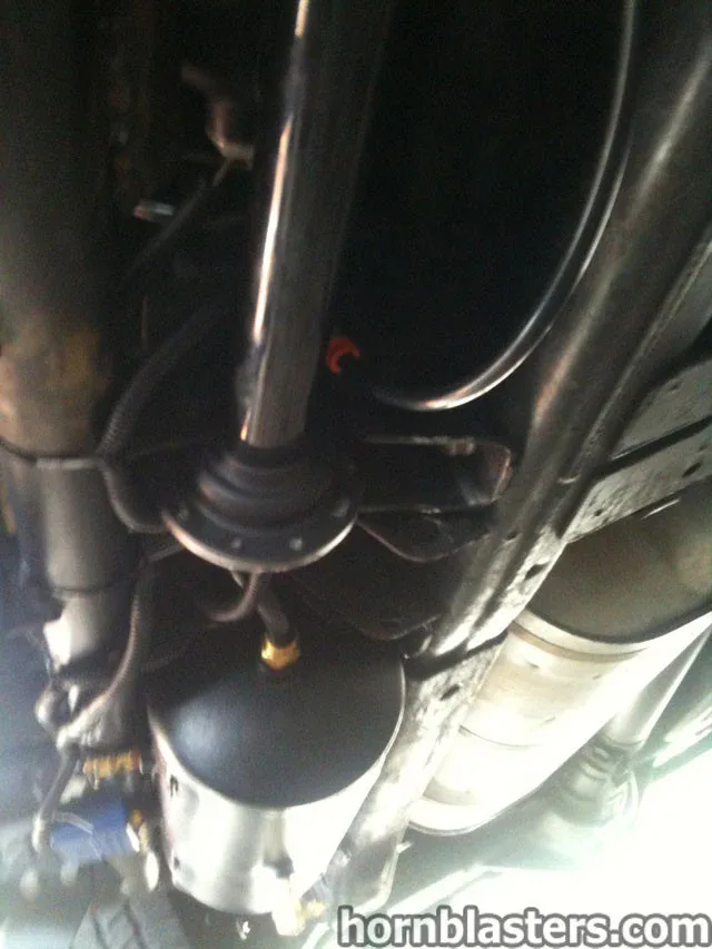 Jairo's 2008 Hummer H2 Train Horn Install