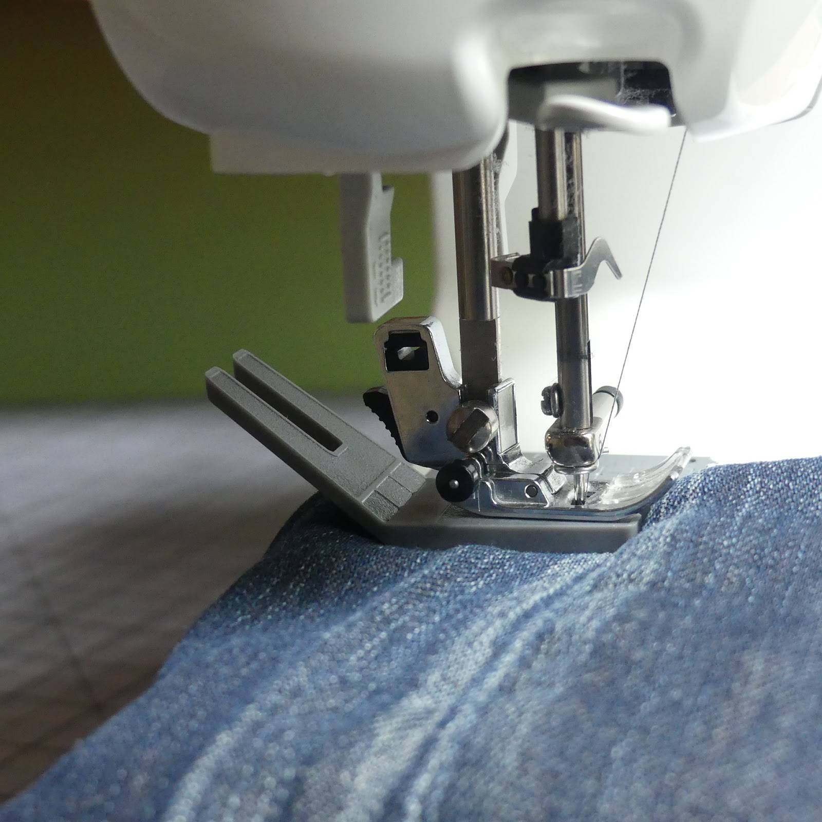 Sewing Machine Feet: Solutions for Sewing Bulky Fabric