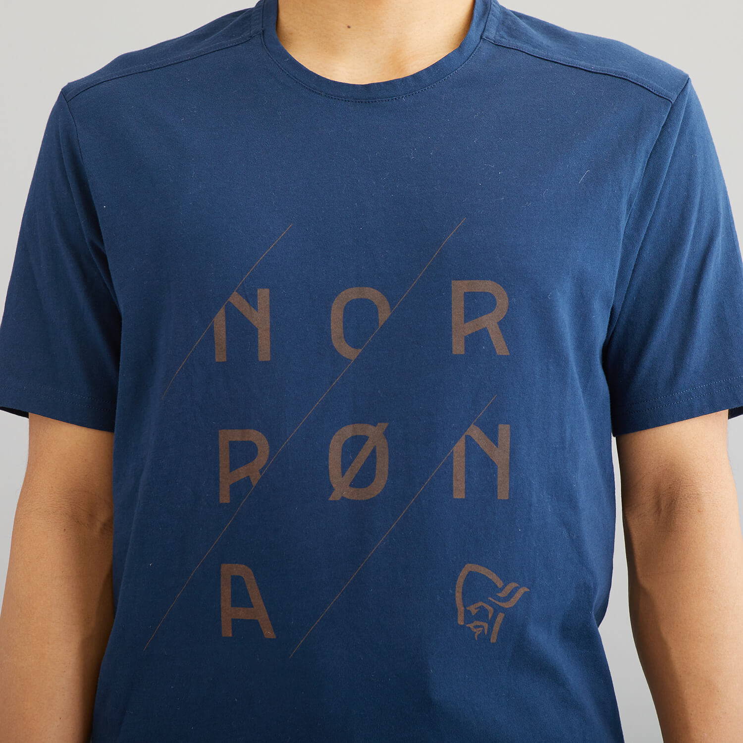 NORRONA（ノローナ）/29コットン スラントロゴTシャツ/ネイビー/MENS
