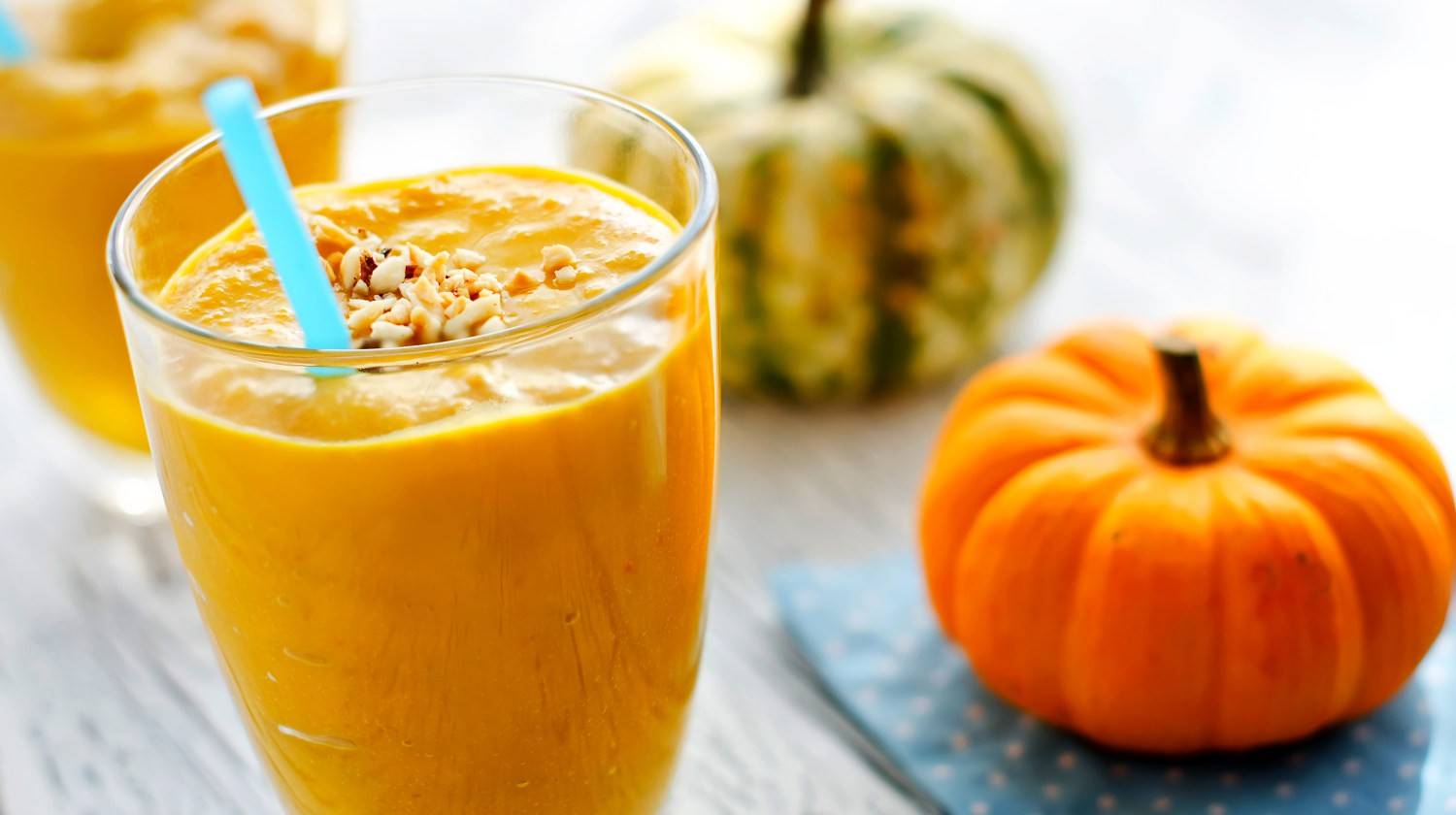 Beverage with pumpkins and milk wooden background | Best Protein Pumpkin Smoothie Recipe To Fill You Up This Fall | green smoothie recipe | Featured