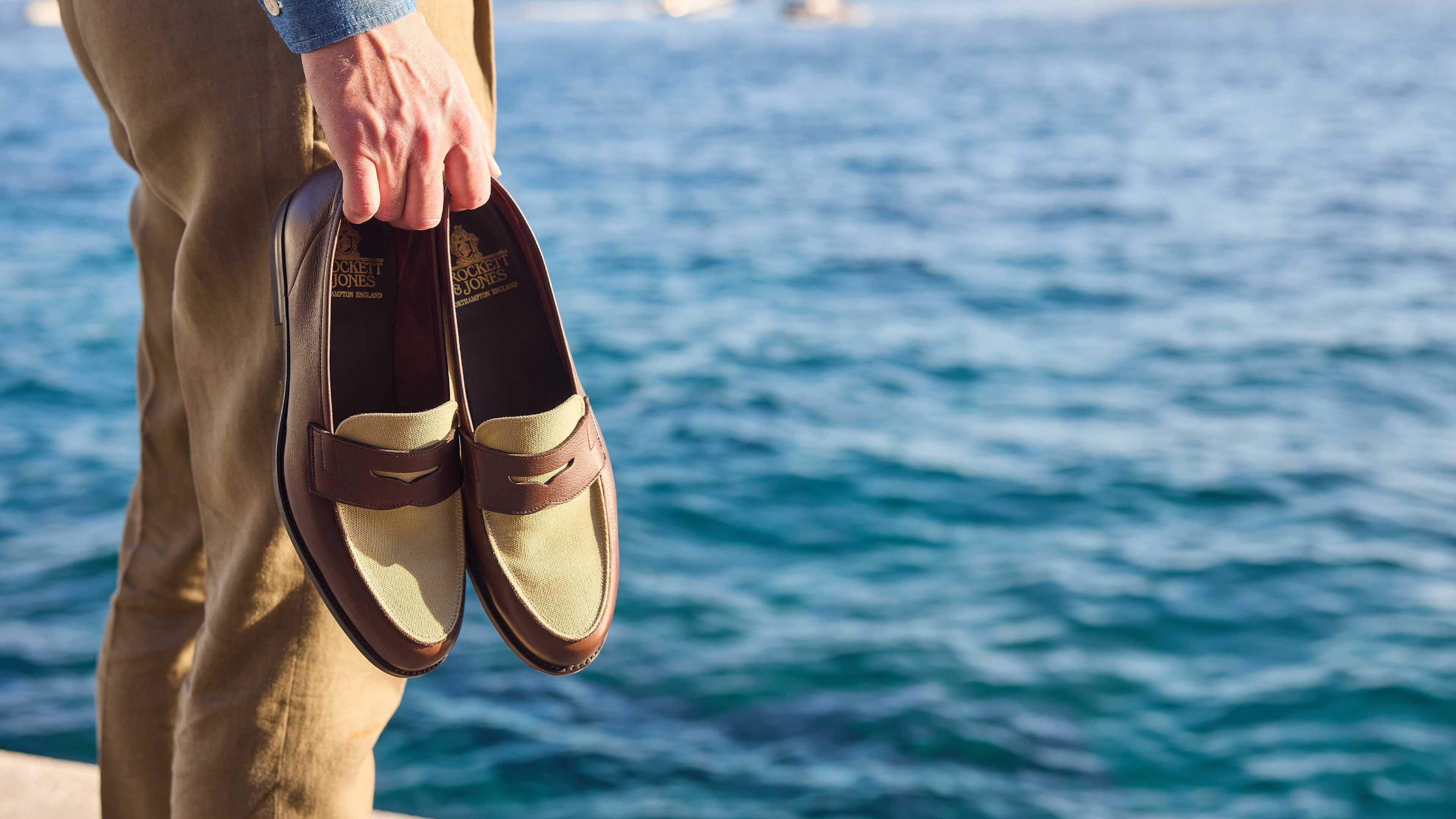 THE TRAVEL LOAFER