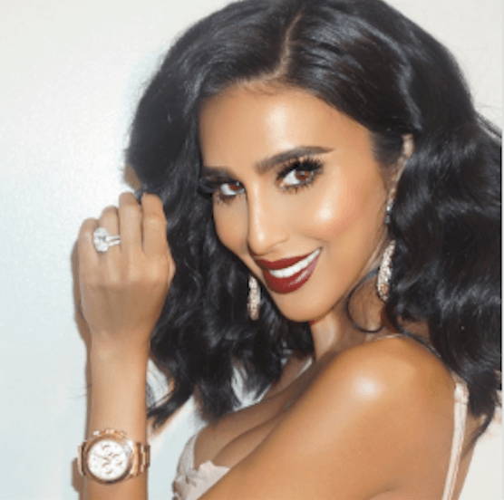 pro blo image of lilly ghalichi