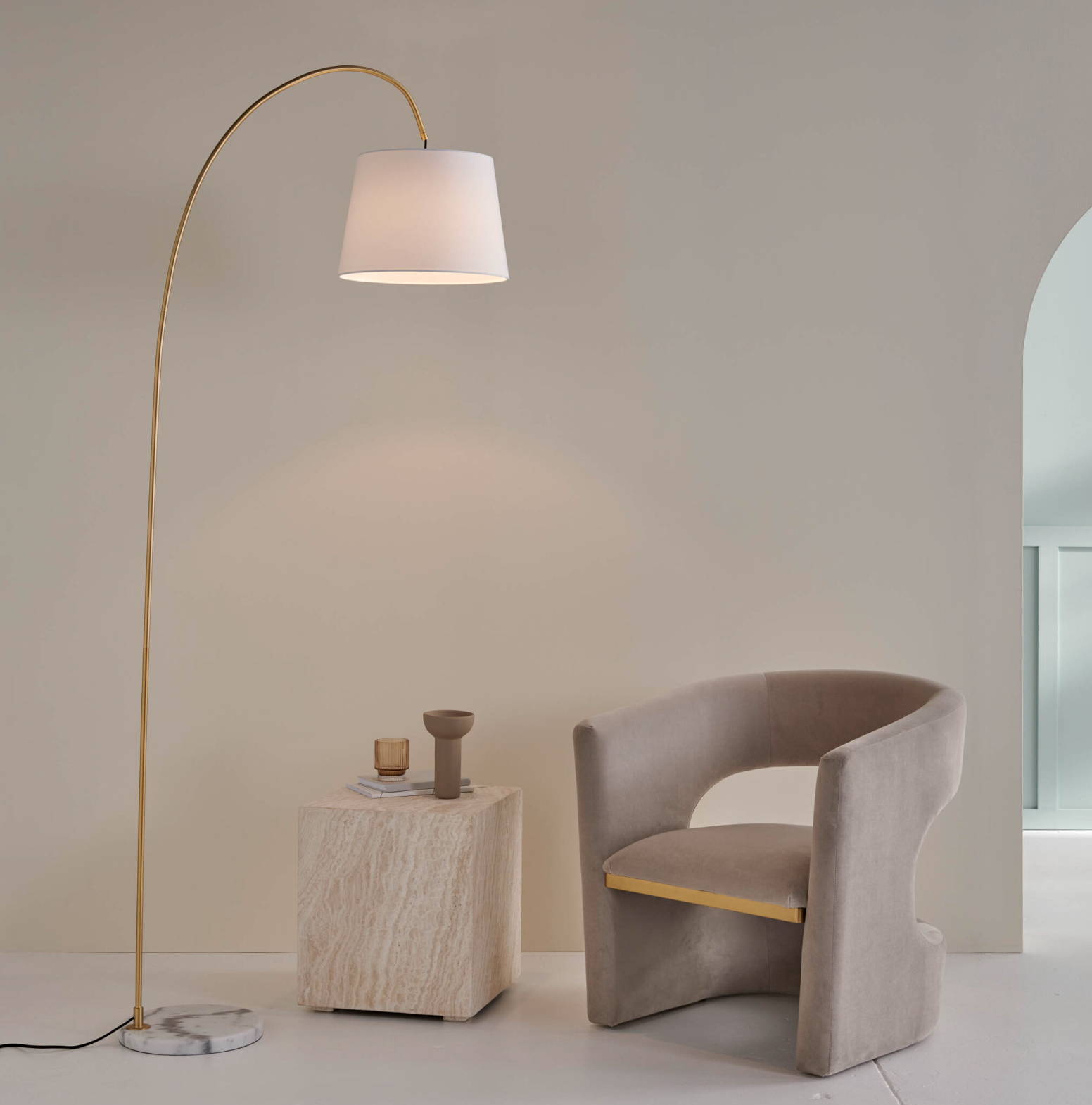 Contemporary Curved Arm Floor lamp