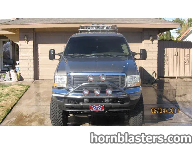 Richard's 2002 Ford F350 Super Duty Super Cab Train Horn Install