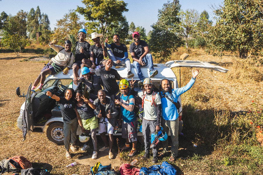 A group photo of Malawian climbers 