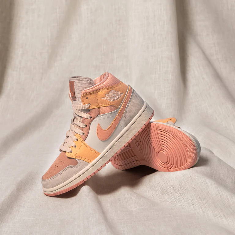 Nike_Wmns_Air_Jordan_1_Mid_Atomic_Orange_Apricot_Agate_Terra_Blush