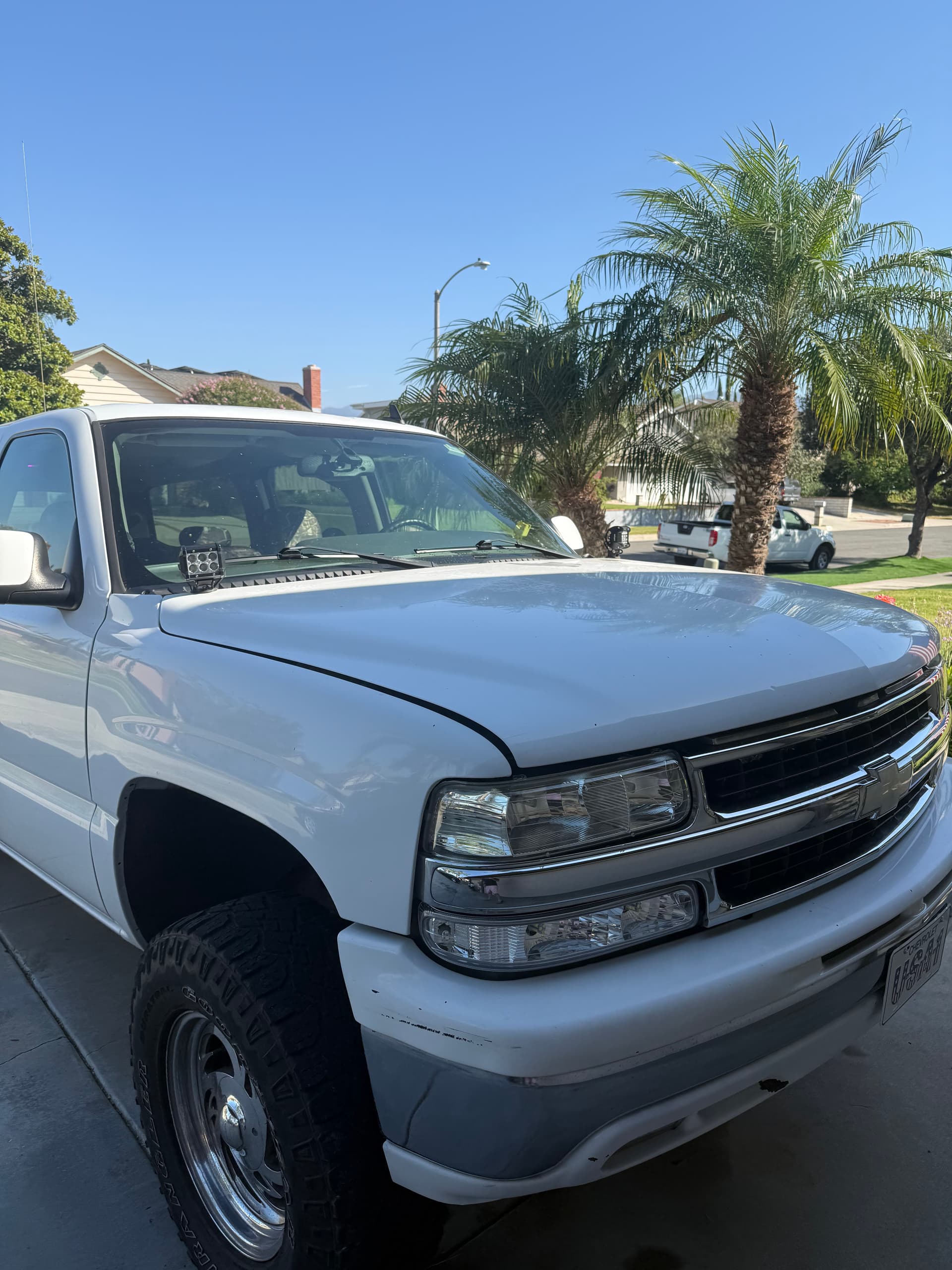 Blake's 2006 Chevy Suburban Truck with Sniper Electric Horn train horn install exterior photo 1
