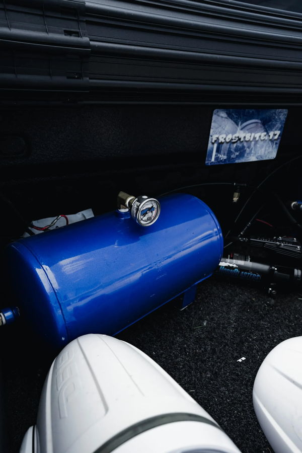 Compressor and air system detail for Shocker S6 544K on Sierra 1500 HornBlasters gallery photo 5