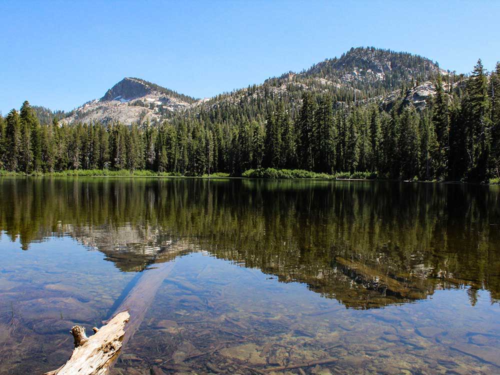 Grouse Lake in California is the perfect spot to hike to with your paddleboard