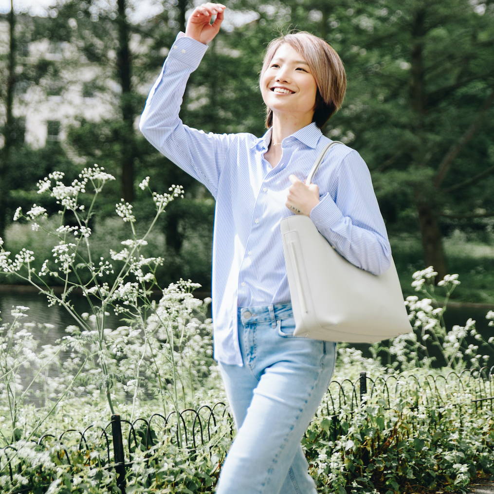 LUXTRA vegan tote bag cream apple leather