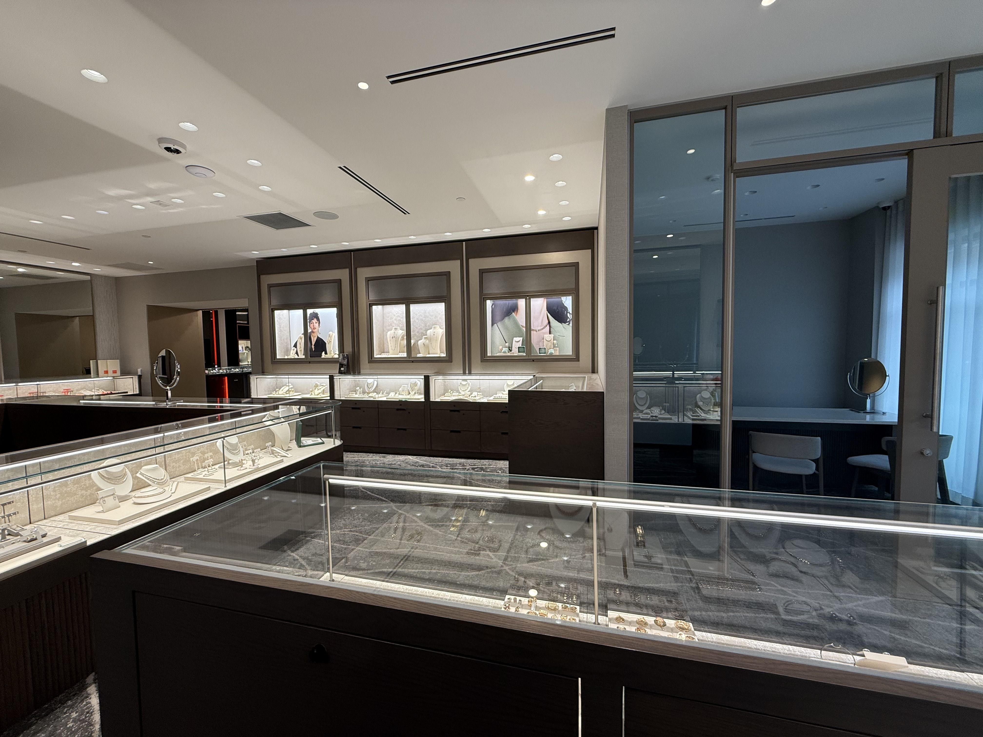 old Tavern space now Henne Jewelers showroom space