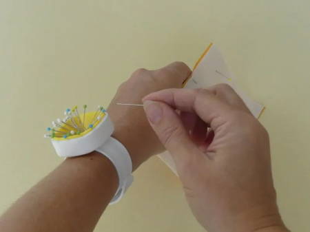 Magnetic Wrist Pin Cushion