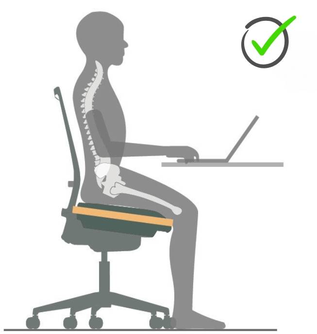 The picture on the left shows an improved sitting posture thanks to the seat-tilt function of the Active Tilt.