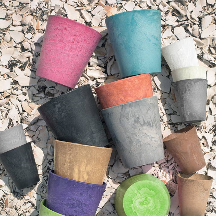 Different styles, sizes, and colors of cache pots