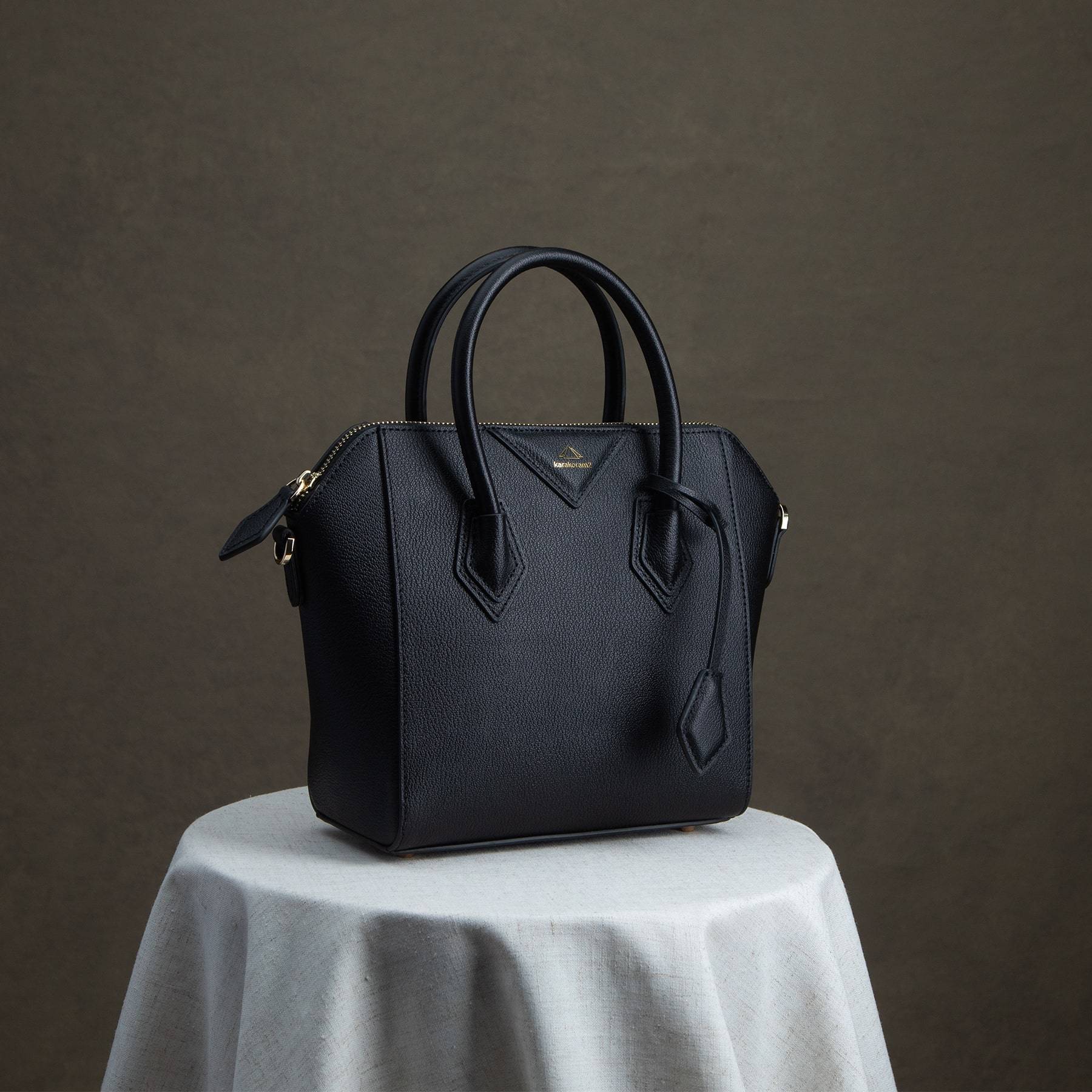 Karakoram2 Australia Womens elegant handbag holy grail calfskin leather modern