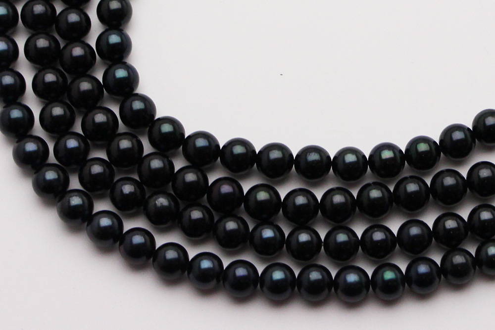 Pearl Colors: Black Akoya Pearls
