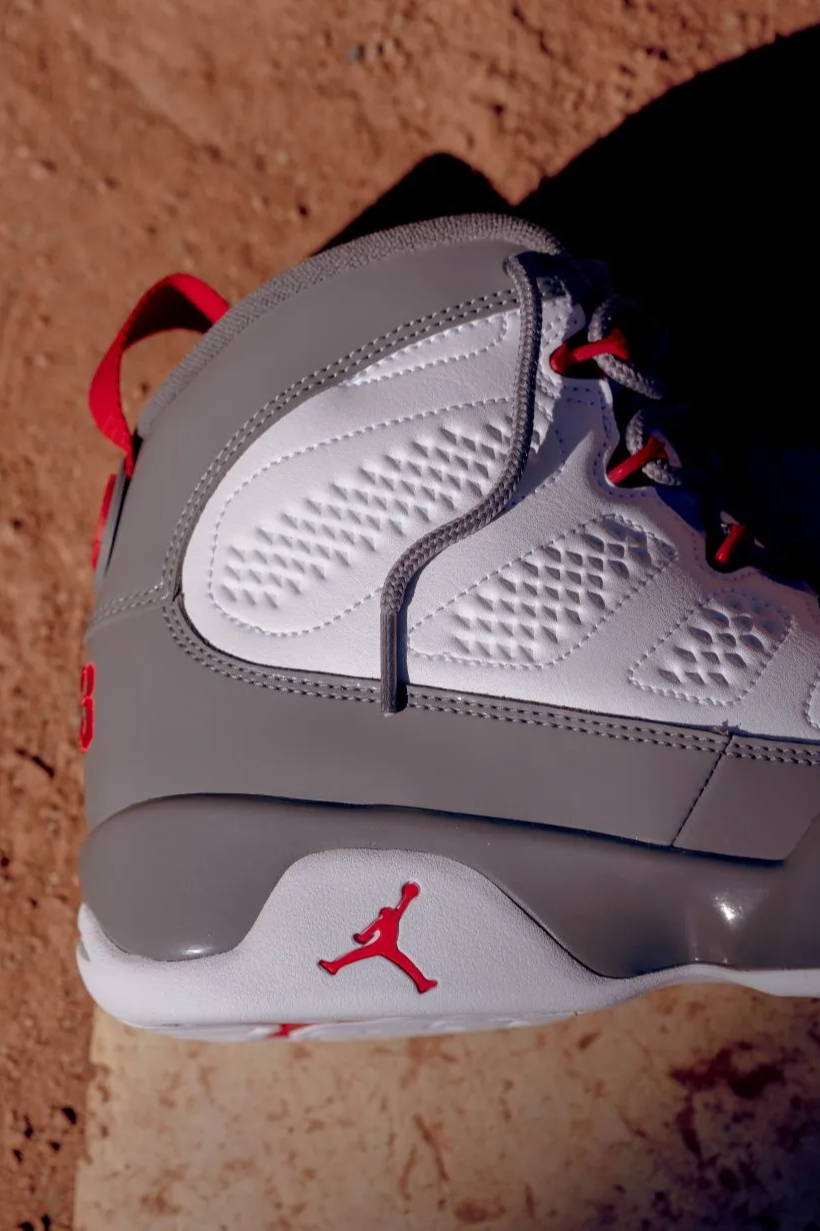 aj9 retro fire red side view
