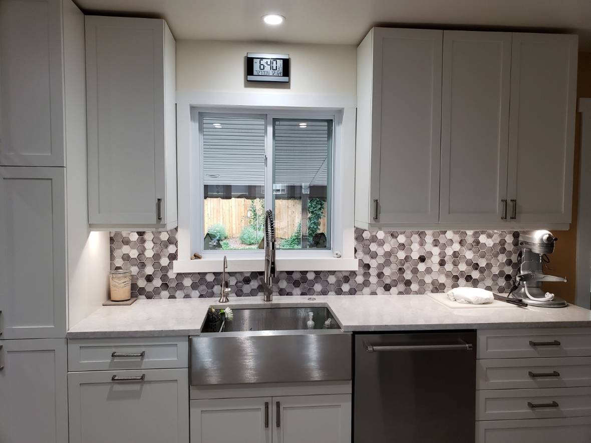 Tiny kitchen upgrade ideas with under cabinet lighting