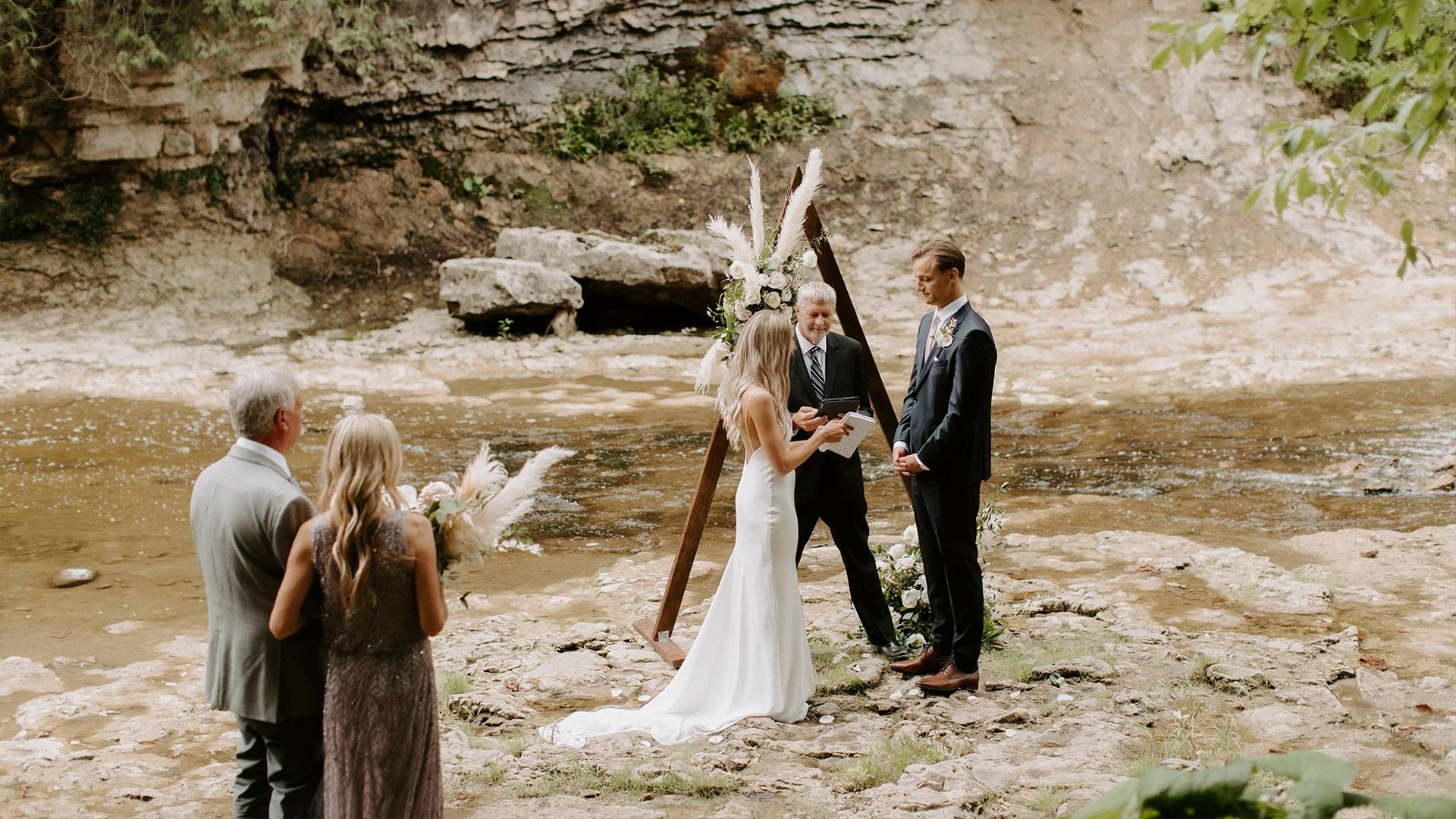 Outdoor wedding ceremony on the Elora Gorge